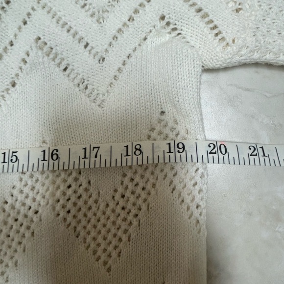 Cream crochet knit cardigan size small. - Picture 4 of 6